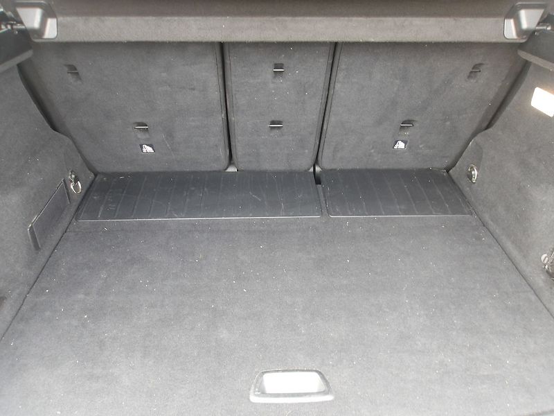 BMW Řada 2 2,0D 110kW 2xklíč - fotka 29 z 30
