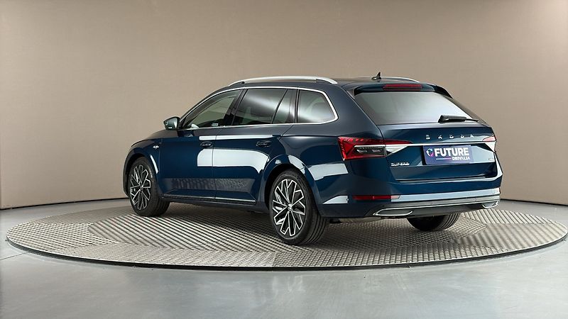 Škoda Superb 2.0 TDI DSG 4x4 L&K Combi - fotka 2 z 34