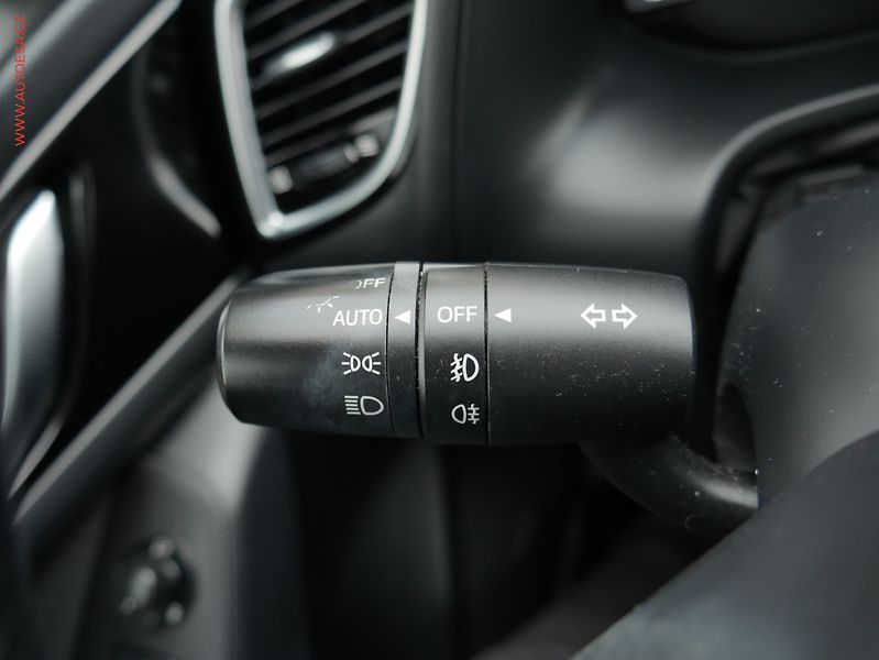 Mazda 3 (2014) 2.0 i, Sport, navi, xenon - fotka 14 z 22