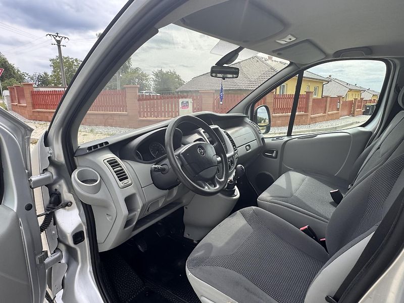 Opel Vivaro 2.0CDTI 84Kw L2 - 9.Mist - fotka 5 z 17