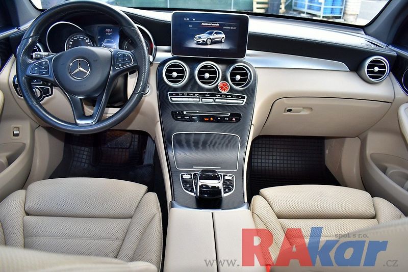 Mercedes-Benz GLC 250d 4Matic, 360°/PANO/AMG - fotka 13 z 34
