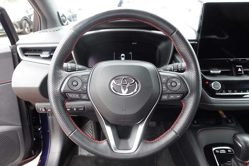 Toyota Corolla 2,0 HEV GR SPORT Dynamic JBL - fotka 18 z 33