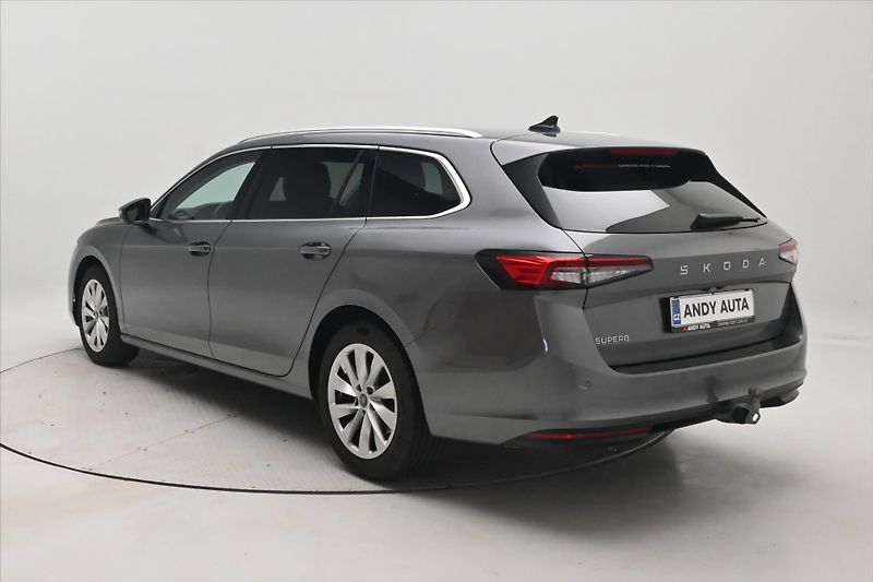 Škoda Superb 1,5 TSI 110kW DSG Selection Zá - fotka 7 z 33