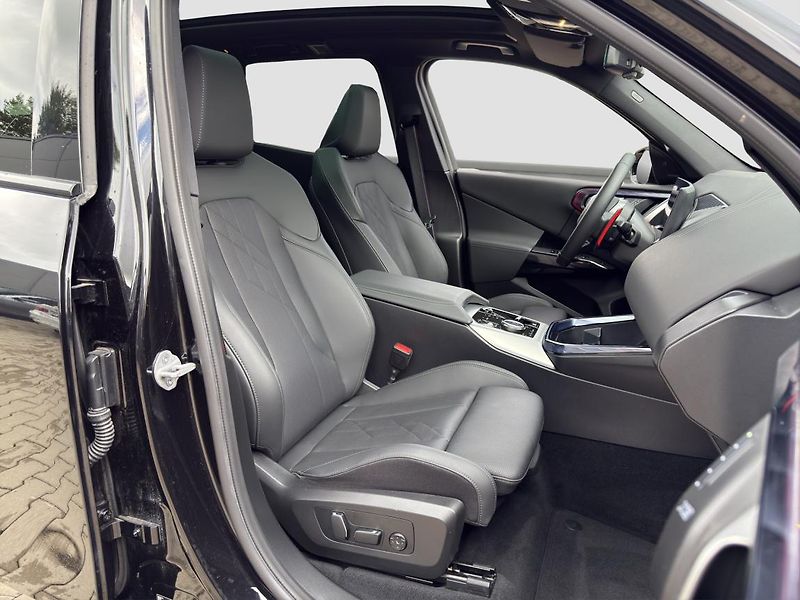 BMW X3 M50 xDrive - fotka 14 z 21