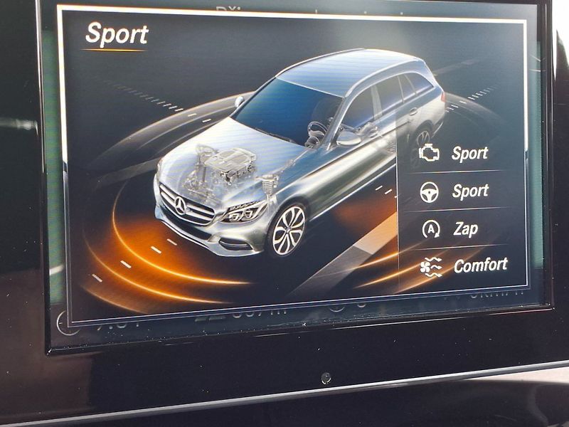 Mercedes-Benz Třídy C (2017) C 250d 150kW 4MATIC BURMESTER - fotka 17 z 50