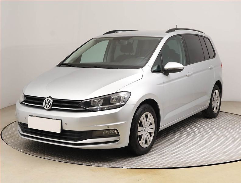 Volkswagen Touran (2018) Comfortline 1.6 TDI, Tempomat - fotka 2 z 17