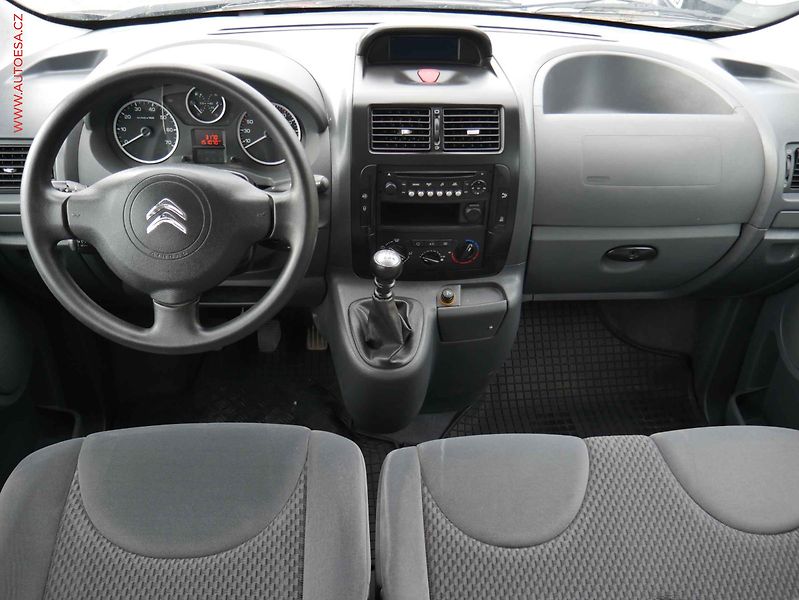 Citroën Jumpy (2015) 2.0HDi 6míst, 1.maj,ČR - fotka 8 z 16