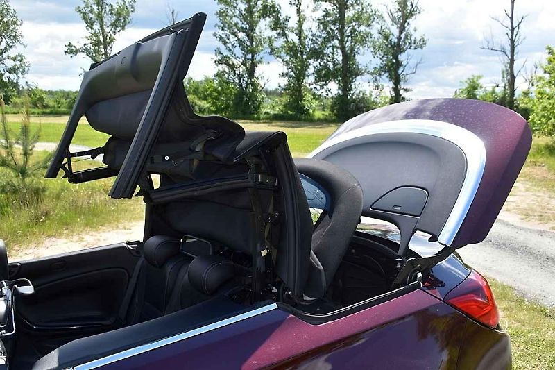 Opel Cascada se hodí třeba na výjižďky k vodě.