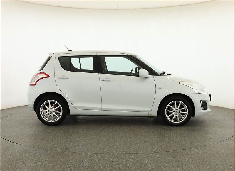 Suzuki Swift (2017) 1.2, Serv.kniha, Tempomat - fotka 6 z 14