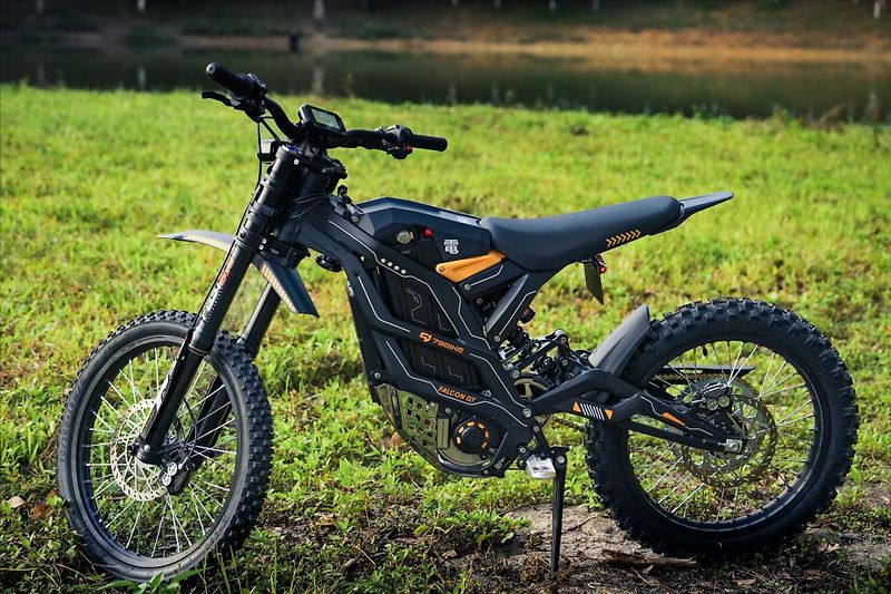 CFMOTO (2026) 79Bike Falcon GT  L1e - fotka 2 z 3