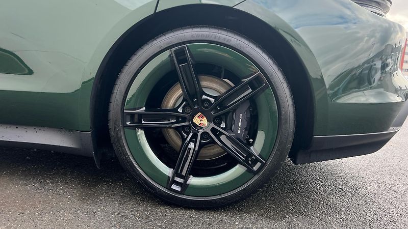 Porsche Taycan Sport Turismo - fotka 12 z 29