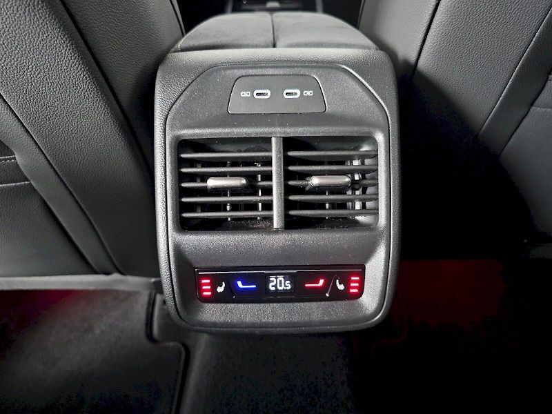 Škoda Superb (2025) 2.0TDi 142kW 4X4 SPORTLINE WEB - fotka 29 z 34
