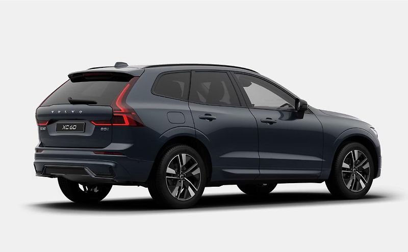 Volvo XC60 (2026) B5 AWD PLUS DARK - fotka 5 z 15