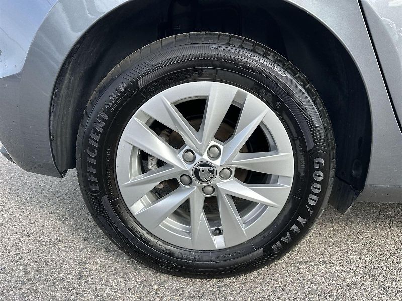 Škoda Fabia (2024) 1.0 TSI DSG Top Selection - fotka 27 z 31