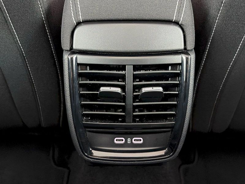 Škoda Kamiq (2025) DSG 1.5TSI 110kW Monte Carlo - fotka 28 z 33