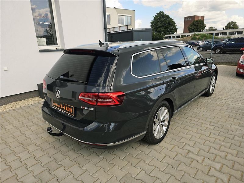 Volkswagen Passat VIII 1,4TSi DSG Highline - fotka 5 z 56