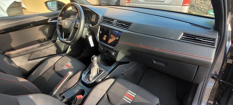 Seat Arona (2018) FR 1,5TSi 110kW benzín - fotka 16 z 47