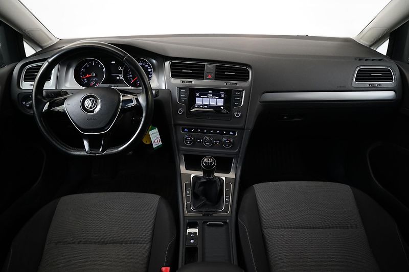 Volkswagen Golf - fotka 5 z 21