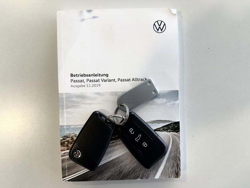 Volkswagen Passat 2,0TDI R-Line Design Navi - fotka 37 z 43