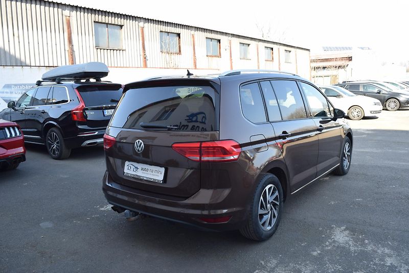 Volkswagen Touran (2018) 1.4TSI 110kw COMFORTLINE 7MÍST - fotka 8 z 51