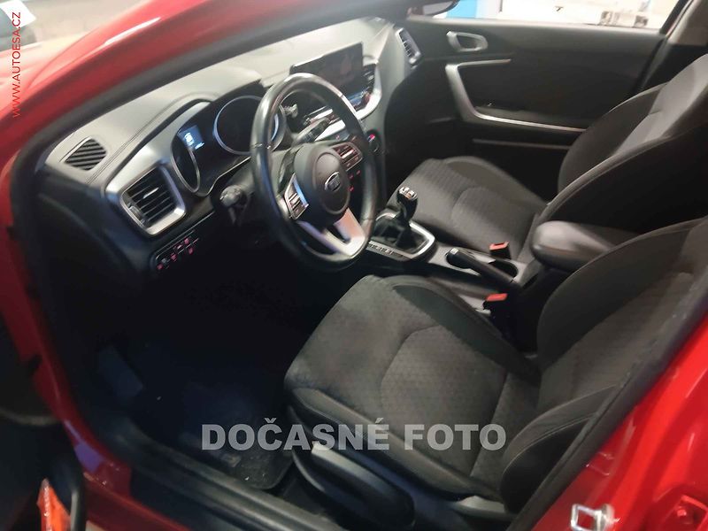 Kia Ceed (2020) 1.4 T-GDi, 2.maj,ČR, servis - fotka 3 z 3
