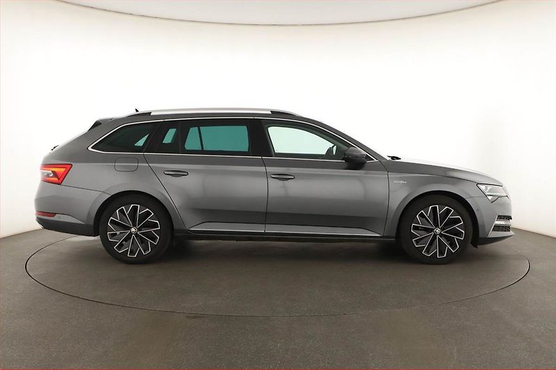 Škoda Superb (2023) Laurin&Klement 2.0 TDI - fotka 6 z 20