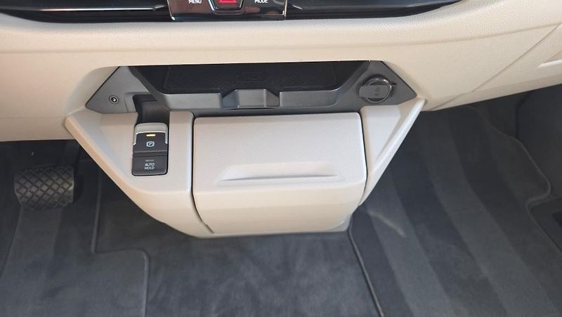 Volkswagen Multivan (2022) 1.4 TSI PHEV 160kW Style - fotka 47 z 51