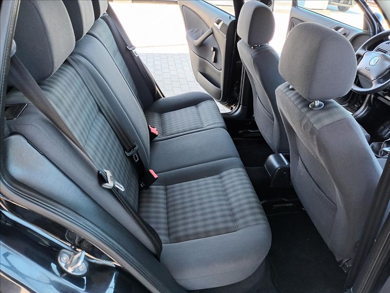 Škoda Octavia 1,6 MPI,75KW,KLIMA,SERVIS,KOLA - fotka 21 z 39