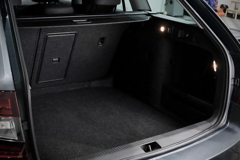 Škoda Octavia 3 FL Combi 1.4 TSI 110 kW - fotka 37 z 38
