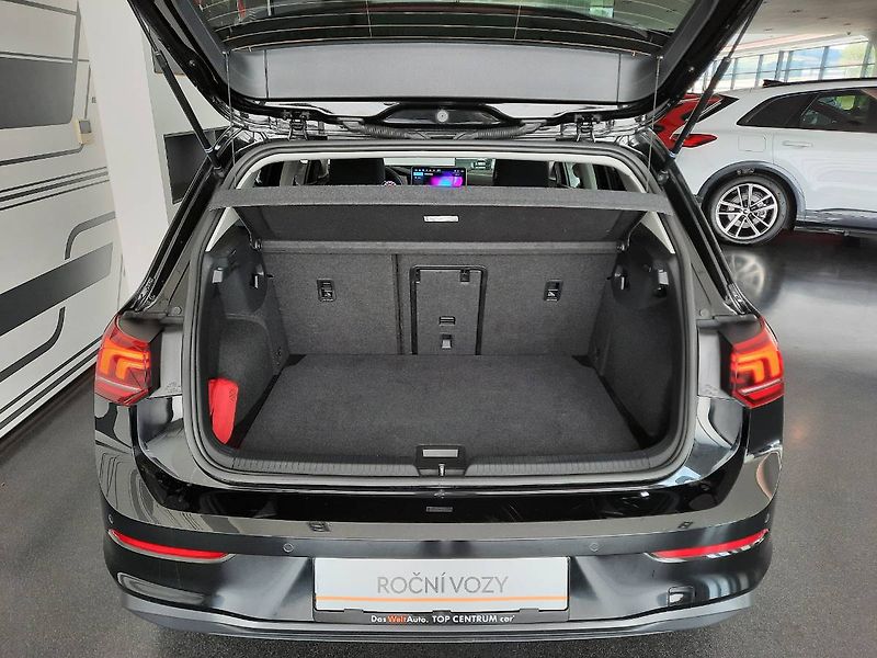 Volkswagen Golf (2025) 1.5 TSI (85kW/116k) People - fotka 23 z 25