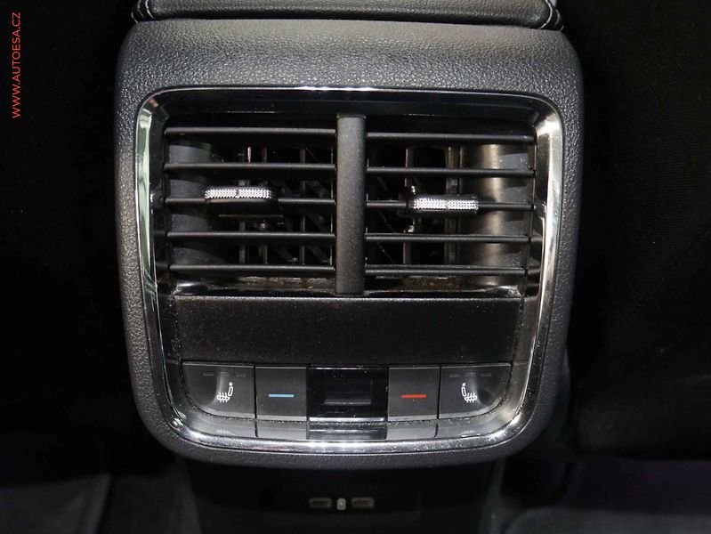 Škoda Octavia (2020) 2.0TDi, ČR, Style, DSG, LED - fotka 12 z 23