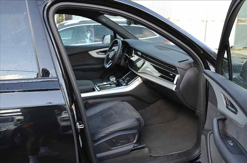 Audi Q7 (2022) 3,0 TDI QUATRO - fotka 32 z 35