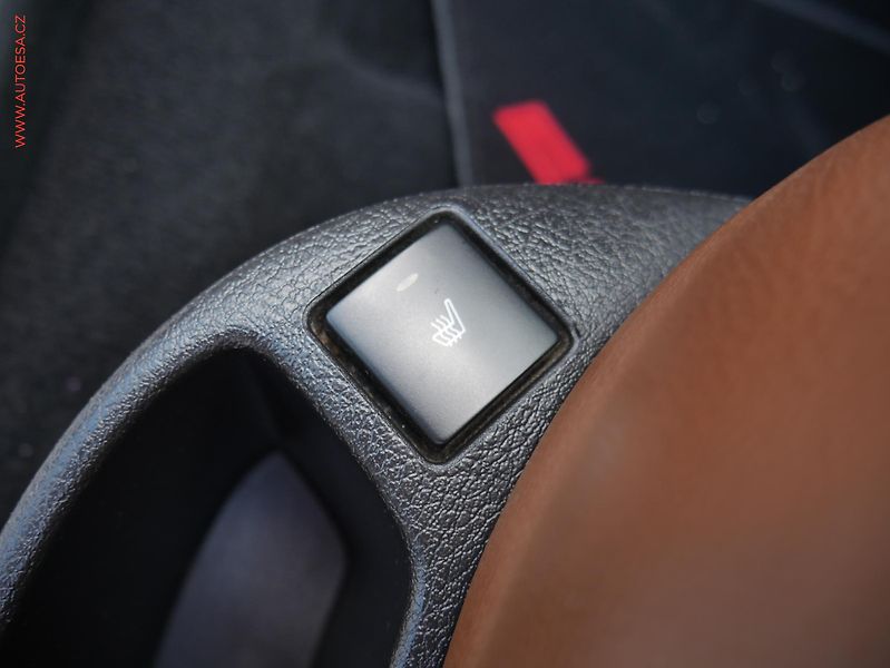 Peugeot 307 (2005) 1.6i, ČR, kůže, výhřev sed - fotka 14 z 17