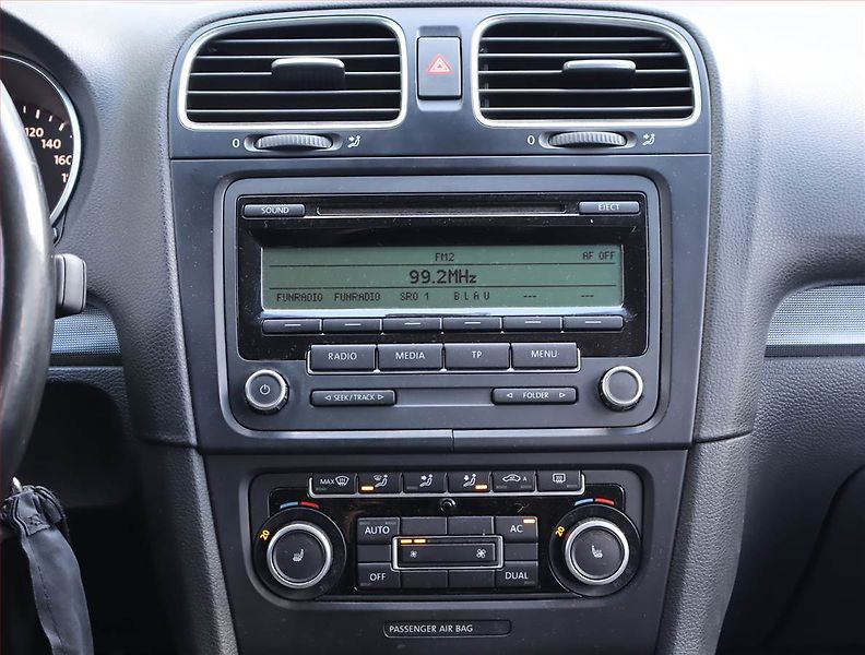 Volkswagen Golf (2011) 2.0 TDI, Serv.kniha, Tempomat - fotka 12 z 17