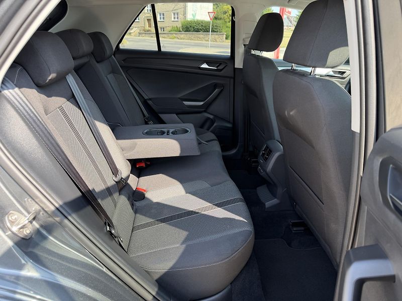 Volkswagen T-Roc 1,5 TSi/110kW LIFE - DSG,TZ,.. - fotka 45 z 64