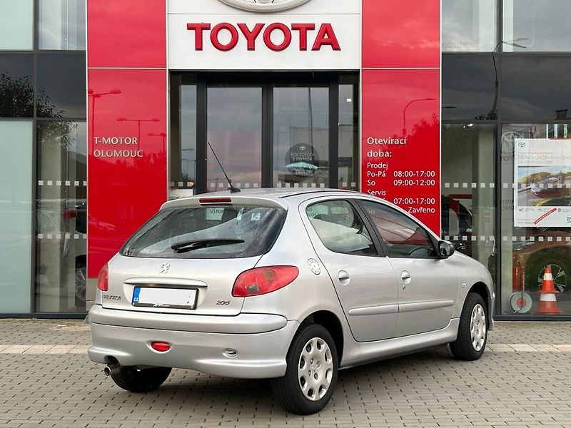Peugeot 206 1.4 - fotka 3 z 16