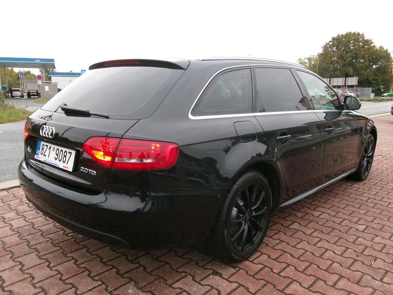 Audi A4 (2008) 2,0TDI AC TEMP VÝHŘEV ALU - fotka 10 z 31