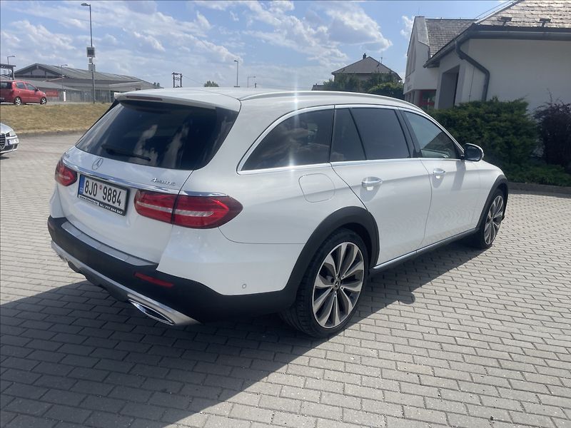 Mercedes-Benz Třídy E 2,0 4Matic ALL-TERREIN PANO LE - fotka 38 z 40