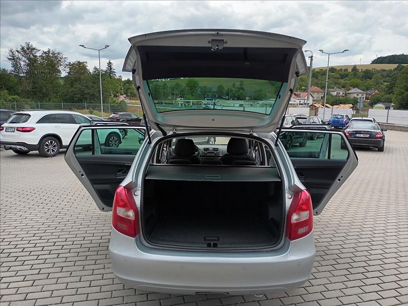 Škoda Fabia 1,6 TDI,77KW,1MAJ,TAŽNÉ,VÝHŘEV - fotka 17 z 37