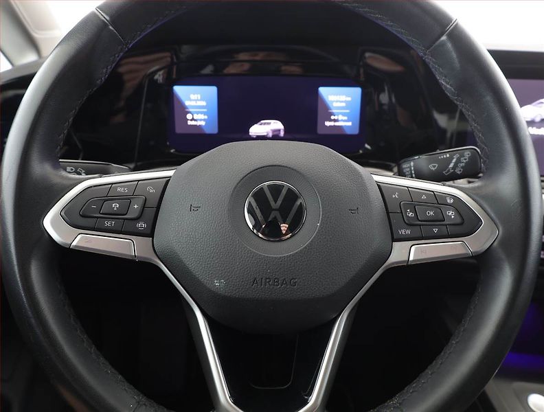 Volkswagen Golf (2023) Life 1.5 TSI, digi klima - fotka 8 z 17