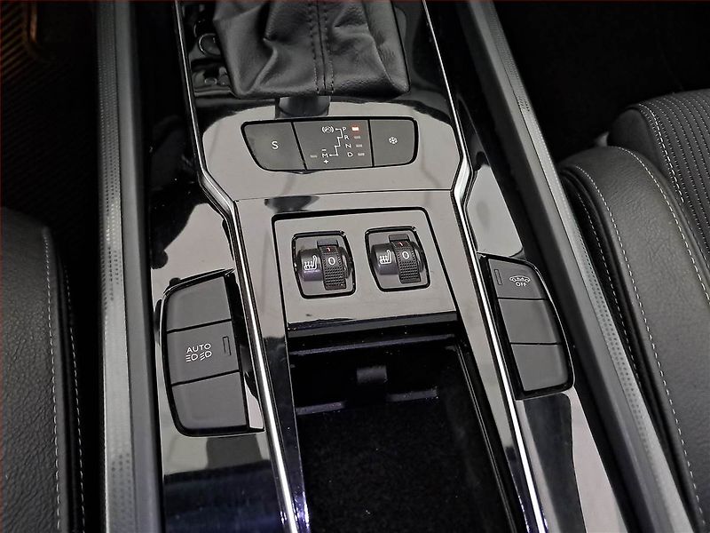 Peugeot 508 (2016) 2.0 BlueHDi, Automat, ČR,1.maj - fotka 17 z 22