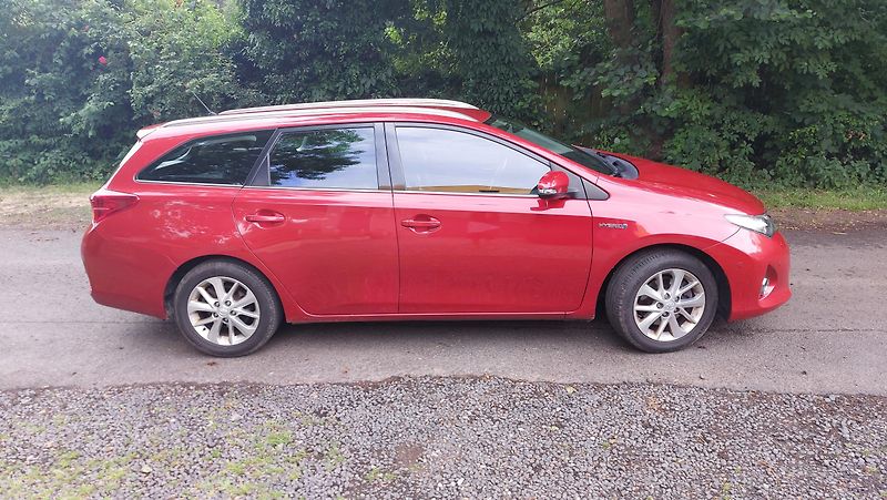Toyota Auris (2014) Hybrid, Automat, Serv. knizka - fotka 3 z 13