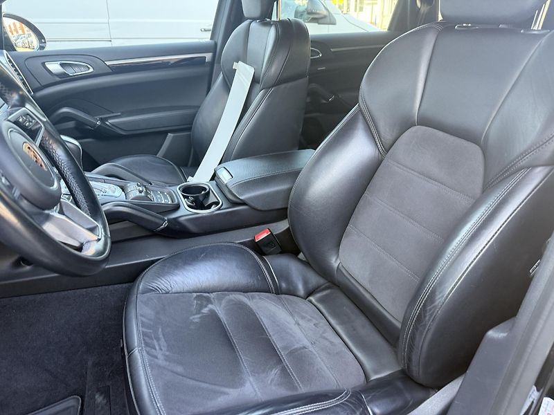Porsche Cayenne 3.0 D Platinum Edition - fotka 15 z 42