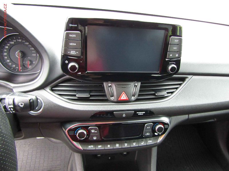 Hyundai i30 (2018) 2.0 T-GDi, ČR, N-Line - fotka 16 z 22