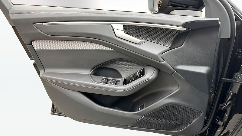 Audi A6 TDI q S-Line Tech+ NezT 360 Ma - fotka 12 z 23