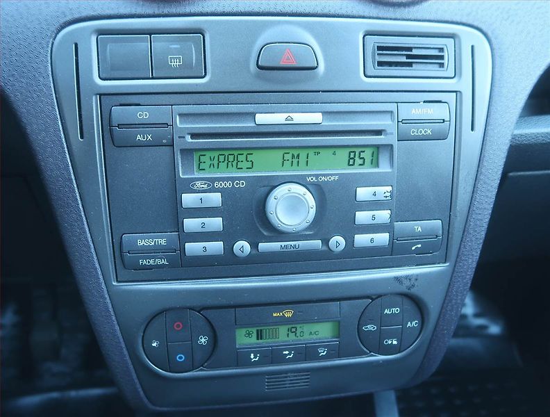 Ford Fusion (2010) 1.4, Serv.kniha, Tažné - fotka 12 z 14