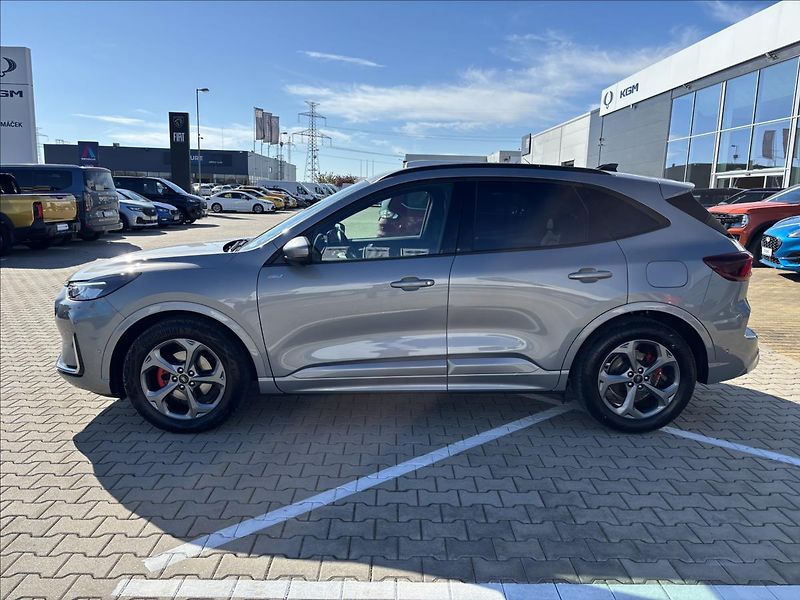 Ford Kuga 1,5 EcoBoost 137kW ST-Line - fotka 2 z 15