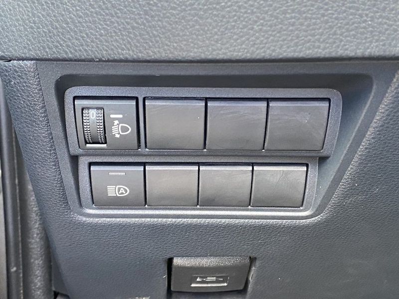 Toyota Yaris 1.5i, ČR-2m, Style, záruka - fotka 27 z 30