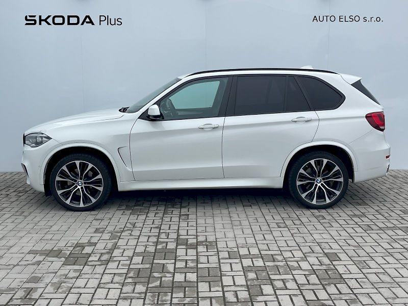 BMW X5 (2017) 3.0 / 230 kW xDrive 40d M-Pake - fotka 3 z 30
