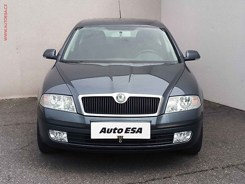 Škoda Octavia (2005) 1.6MPi, Ambition - fotka 2 z 15